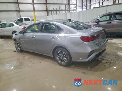 Drugie zdjęcie samochodu z przodu: 2024 KIA FORTE LXS VIN:3KPF24AD5RE777985 - miniatura