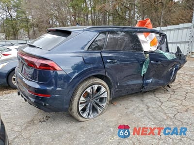 Trzecie zdjęcie samochodu z tyłu: 2025 AUDI Q8 PREMIUM PLUS S-LINE VIN:WA1EVBF1XSD023598 - miniatura