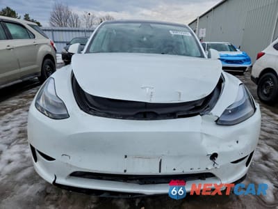 Piąte zdjęcie samochodu w środku: 2023 TESLA MODEL Y VIN:7SAYGDEE9PF775910 - miniatura