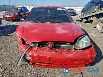 Piąte zdjęcie samochodu w środku: 2005 FORD FOCUS ZX4 VIN:1FAFP34N35W229019 - miniatura
