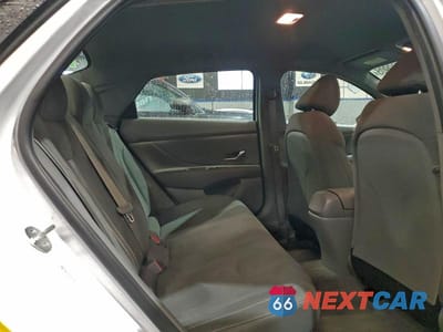 Zdjęcie 10 z 11 samochodu: 2023 HYUNDAI ELANTRA BLUE VIN:KMHLM4AJ1PU070380 - miniatura