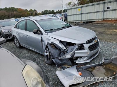 Czwarte zdjęcie samochodu z boku: 2015 CHEVROLET CRUZE LS VIN:1G1PA5SH4F7174271 - miniatura