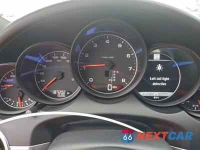 Zdjęcie 9 z 13 samochodu: 2016 PORSCHE CAYENNE VIN:WP1AA2A25GLA04789 - miniatura