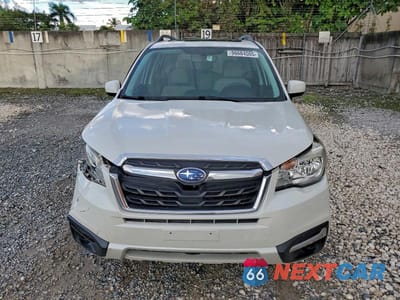Piąte zdjęcie samochodu w środku: 2017 SUBARU FORESTER 2.5I PREMIUM VIN:JF2SJAECXHH409300 - miniatura