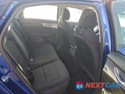 Zdjęcie 10 z 12 samochodu: 2023 KIA FORTE LX VIN:3KPF24AD1PE579692 - miniatura