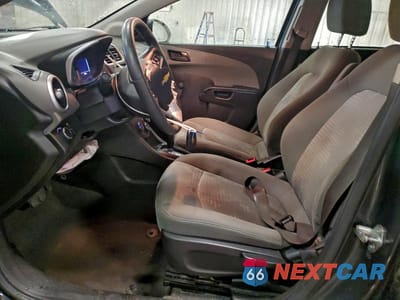 Zdjęcie 7 z 12 samochodu: 2020 CHEVROLET SONIC VIN:1G1JG6SB7L4116321 - miniatura