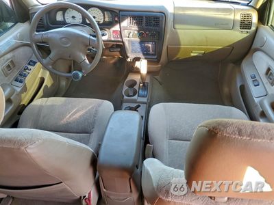 Zdjęcie 8 z 14 samochodu: 2004 TOYOTA TACOMA DOUBLE CAB PRERUNNER VIN:5TEGN92N24Z433791 - miniatura
