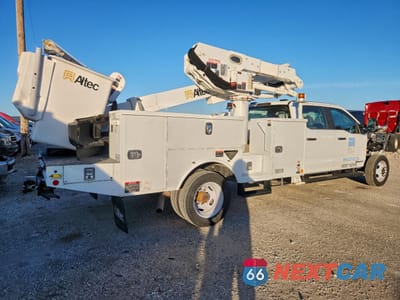 Trzecie zdjęcie samochodu z tyłu: 2023 FORD F550 SUPER DUTY VIN:1FD0W5HT3PEC54384 - miniatura