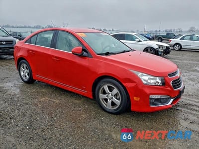 Czwarte zdjęcie samochodu z boku: 2015 CHEVROLET CRUZE LT VIN:1G1PC5SB5F7195118 - miniatura