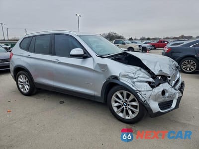 Czwarte zdjęcie samochodu z boku: 2017 BMW X3 SDRIVE28I VIN:5UXWZ7C38H0X42476 - miniatura