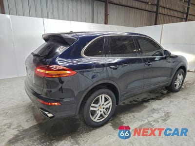 Trzecie zdjęcie samochodu z tyłu: 2016 PORSCHE CAYENNE VIN:WP1AA2A24GLA00782 - miniatura