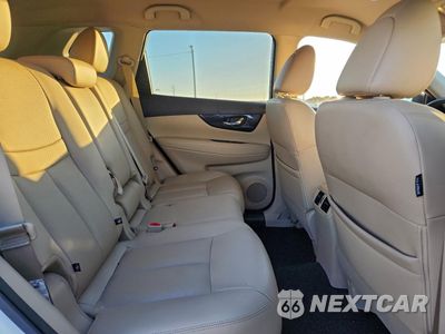 Zdjęcie 11 z 16 samochodu: 2018 NISSAN ROGUE S VIN:5N1AT2MT4JC838782 - miniatura