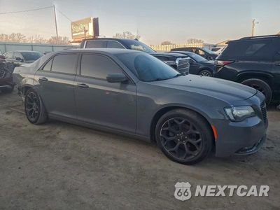 Czwarte zdjęcie samochodu z boku: 2019 CHRYSLER 300 S VIN:2C3CCABG0KH562746 - miniatura