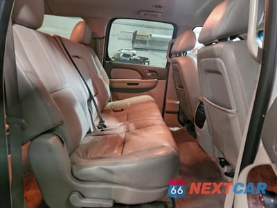 Zdjęcie 11 z 14 samochodu: 2012 CHEVROLET SUBURBAN K1500 LT VIN:1GNSKJE77CR215283 - miniatura