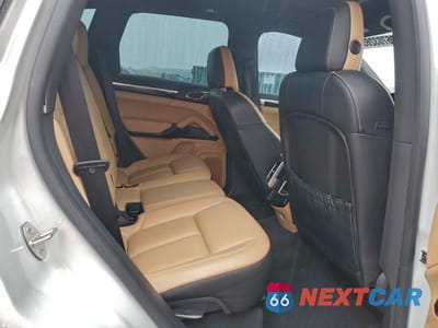 Zdjęcie 11 z 13 samochodu: 2016 PORSCHE CAYENNE VIN:WP1AA2A25GLA04789 - miniatura