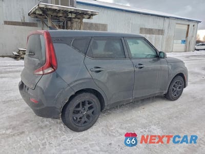 Trzecie zdjęcie samochodu z tyłu: 2021 KIA SOUL LX VIN:KNDJ23AU8M7747344 - miniatura