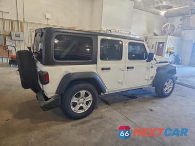Trzecie zdjęcie samochodu z tyłu: 2020 JEEP WRANGLER UNLIMITED SPORT VIN:1C4HJXDN0LW209092 - miniatura