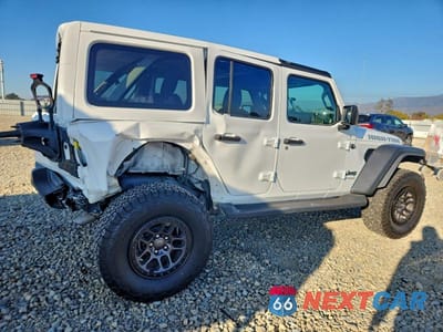 Trzecie zdjęcie samochodu z tyłu: 2022 JEEP WRANGLER UNLIMITED SPORT VIN:1C4HJXDG8NW226033 - miniatura