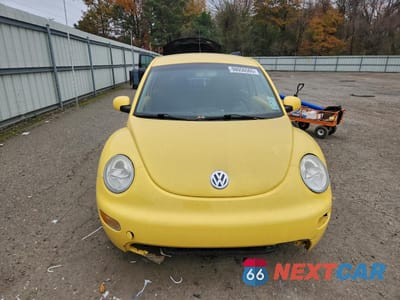 Piąte zdjęcie samochodu w środku: 2003 VOLKSWAGEN NEW BEETLE GL VIN:3VWBK21C83M420482 - miniatura