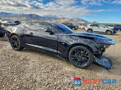 Czwarte zdjęcie samochodu z boku: 2020 CHEVROLET CAMARO LS VIN:1G1FB1RS0L0130811 - miniatura