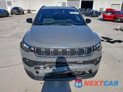 Piąte zdjęcie samochodu w środku: 2024 JEEP COMPASS LATITUDE VIN:3C4NJDBN6RT592815 - miniatura