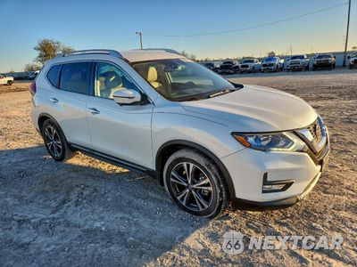 Czwarte zdjęcie samochodu z boku: 2018 NISSAN ROGUE S VIN:5N1AT2MT4JC838782 - miniatura