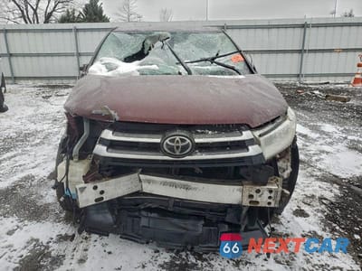Piąte zdjęcie samochodu w środku: 2017 TOYOTA HIGHLANDER LE VIN:5TDBZRFH7HS369124 - miniatura