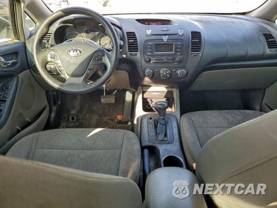 Zdjęcie 8 z 12 samochodu: 2015 KIA FORTE LX VIN:KNAFK4A62F5429034 - miniatura