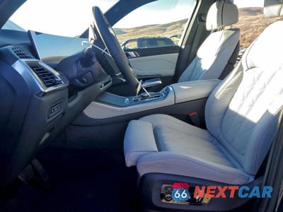 Zdjęcie 7 z 13 samochodu: 2026 BMW X5 XDRIVE50E VIN:5UX43EU01T9120789 - miniatura