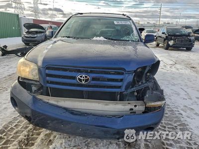 Piąte zdjęcie samochodu w środku: 2005 TOYOTA HIGHLANDER LIMITED VIN:JTEEP21A950070717 - miniatura