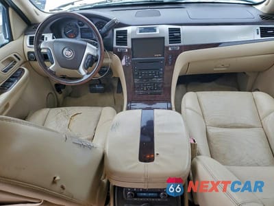 Zdjęcie 8 z 14 samochodu: 2007 CADILLAC ESCALADE LUXURY VIN:1GYFK63847R329499 - miniatura