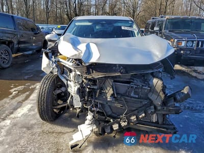 Piąte zdjęcie samochodu w środku: 2021 NISSAN ROGUE SV VIN:JN8AT3BB9MW225133 - miniatura