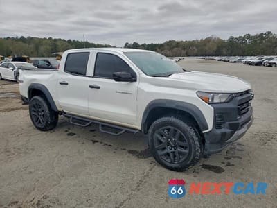 Czwarte zdjęcie samochodu z boku: 2024 CHEVROLET COLORADO TRAIL BOSS VIN:1GCPTEEK5R1283418 - miniatura