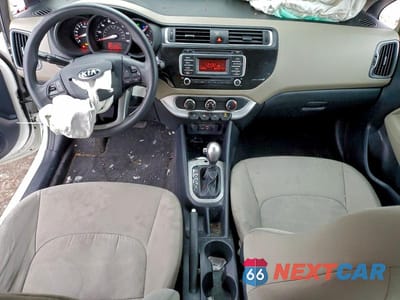 Zdjęcie 8 z 13 samochodu: 2016 KIA RIO LX VIN:KNADM4A31G6637697 - miniatura