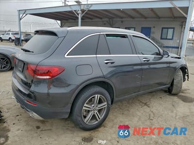 Trzecie zdjęcie samochodu z tyłu: 2020 MERCEDES-BENZ GLC 300 VIN:W1N0G8DB3LF839687 - miniatura