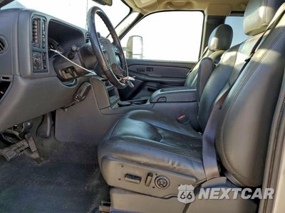 Zdjęcie 7 z 11 samochodu: 2005 CHEVROLET SILVERADO K2500 HEAVY DUTY VIN:1GCHK29U95E211092 - miniatura