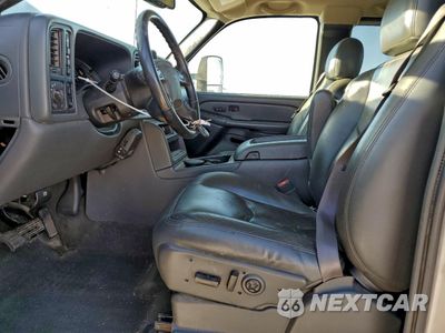 Zdjęcie 7 z 12 samochodu: 2005 CHEVROLET SILVERADO K2500 HEAVY DUTY VIN:1GCHK29U95E211092 - miniatura