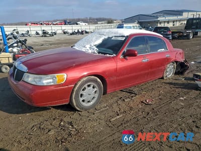 1999 LINCOLN TOWN CAR SIGNATURE 1LNHM82W4XY701557 - główne zdjęcie licytacji z USA - miniatura