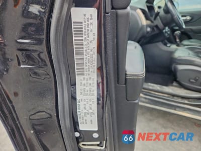 Zdjęcie 12 z 12 samochodu: 2014 JEEP CHEROKEE LIMITED VIN:1C4PJMDS3EW132222 - miniatura