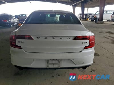 Zdjęcie 6 z 14 samochodu: 2018 VOLVO S90 T5 MOMENTUM VIN:LVY982MK0JP006759 - miniatura