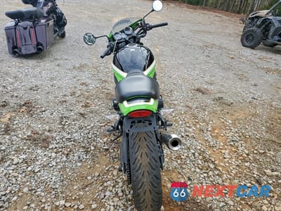 Czwarte zdjęcie samochodu z boku: 2020 KAWASAKI ZR900 VIN:JKAZR2E18LA007054 - miniatura