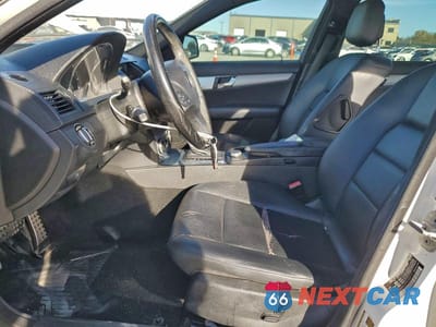 Zdjęcie 7 z 12 samochodu: 2009 MERCEDES-BENZ C 300 VIN:WDDGF54X09R050512 - miniatura