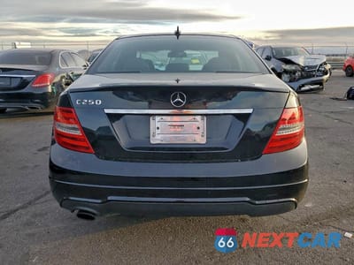 Zdjęcie 6 z 12 samochodu: 2013 MERCEDES-BENZ C 250 VIN:WDDGF4HB0DA803813 - miniatura