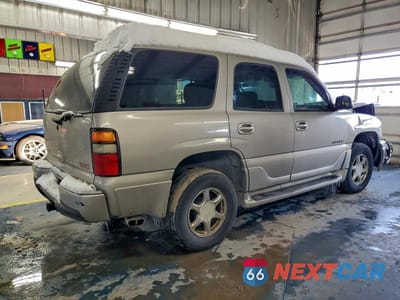 Trzecie zdjęcie samochodu z tyłu: 2004 GMC YUKON DENALI VIN:1GKEK63UX4J128641 - miniatura