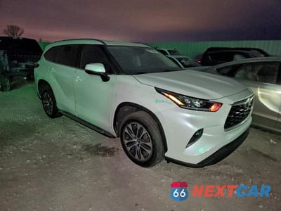 Czwarte zdjęcie samochodu z boku: 2020 TOYOTA HIGHLANDER VIN:5TDGZRAH6LS028920 - miniatura