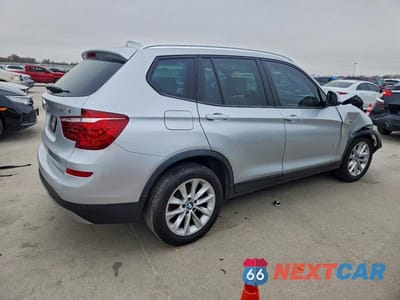 Trzecie zdjęcie samochodu z tyłu: 2017 BMW X3 SDRIVE28I VIN:5UXWZ7C38H0X42476 - miniatura