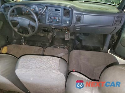 Zdjęcie 8 z 11 samochodu: 2003 CHEVROLET SILVERADO C2500 HEAVY DUTY VIN:1GCHC29U13E357271 - miniatura