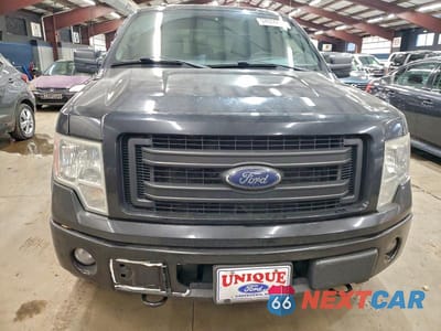 Piąte zdjęcie samochodu w środku: 2013 FORD F150 SUPER CAB VIN:1FTFX1EF7DFA97497 - miniatura