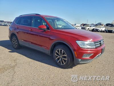 Czwarte zdjęcie samochodu z boku: 2019 VOLKSWAGEN TIGUAN SE VIN:3VV2B7AX0KM113374 - miniatura