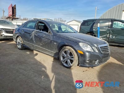 Czwarte zdjęcie samochodu z boku: 2012 MERCEDES-BENZ E 350 4MATIC VIN:WDDHF8JB5CA557832 - miniatura